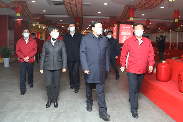 2021年2月3日，時任江蘇省委書記、現(xiàn)任第十四屆全國人大常委會委員、外事委員會主任委員婁勤儉視察今世緣酒業(yè)。